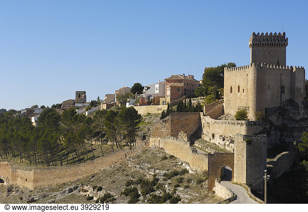 Marques de Villena Schloss  heute ein Parador Nacional  staatliches Hotel  Alarcon  Provinz Cuenca  Castilla-La Mancha  Spanien  Europa
