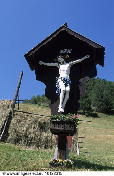 Marterl  Kreuz in Apriach  Mölltal  Hohe Tauern  Kärnten  Österreich  Europa