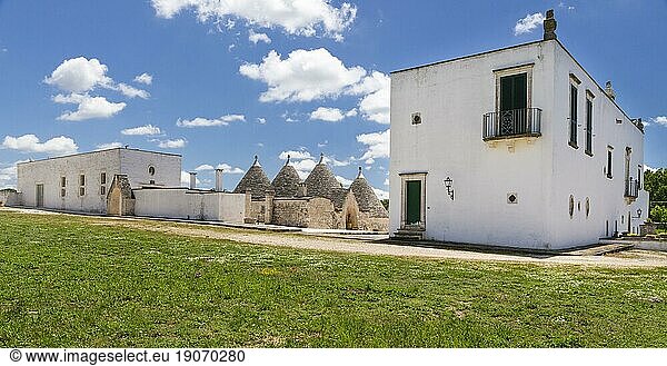 Masseria  homestead  trullo  trulli  traditional round houses  Martina Franca  Valle d'Itria  Trullo Valley  Puglia  Italy  Europe