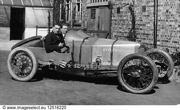 Matthew Park am Steuer eines Vauxhall 3 Liter  1922. Künstler: Unbekannt