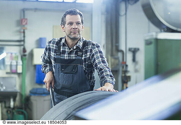 Mature man working in the steel wool cleaner industry  Lahr  Baden-Wuerttemberg  Germany