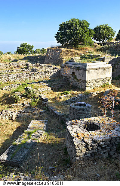 Mauern und Überreste von Gebäuden  archäologische Stätte  antike Stadt Troja  Tevfikiye  Provinz Çanakkale  Türkei