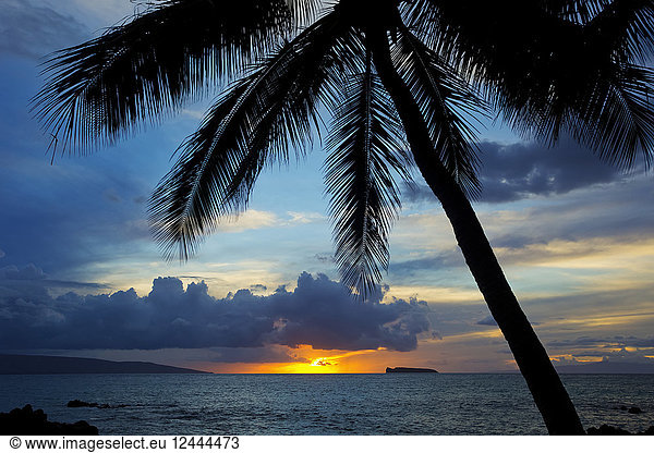 Maui sunset  Kahoolawe and Molokini in in the distance  Wailea  Maui  Hawaii  United States of America