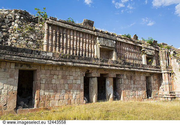 Maya-Ruinen  Der Palast  Puuc-Stil  Archäologische Zone Chacmultun  Chacmultan  Yucatan  Mexiko