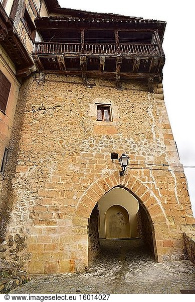 Medina de Pomar  Puerta de la Cadena oder Arco de la Cadena (15. Jahrhundert). Provinz Burgos  Kastilien und Leon  Spanien.