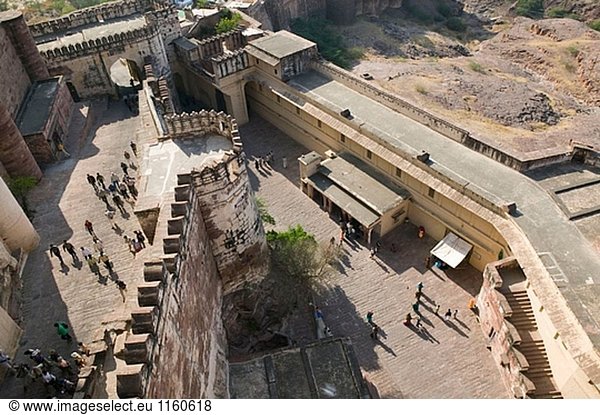 Meherangarh Fort. Besucher Klettern bis zu Fort.Jodhpur. Rajasthan. Indien.