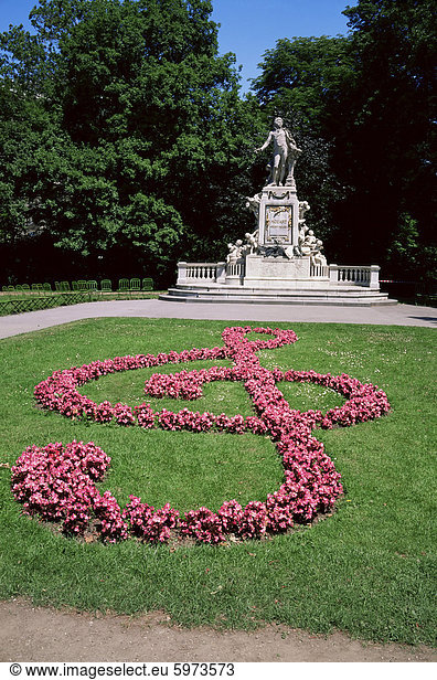 Memorial to Mozart  Burggarten  Vienna  Austria  Europe