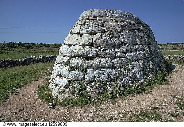 Menorca Naveta des Tudons  ca. 2000 v. Chr. Künstler: Unbekannt