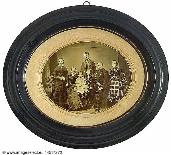 Menschen hist.  Familie  Familie von Rittmeister  mit fÃ¼nf Kindern  Deutschland  um 1866