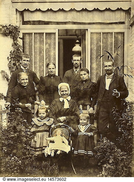 Menschen hist.  Familie  GroÃŸfamilie  Deutschland  um 1900
