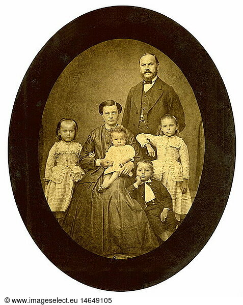 Menschen hist.  Familie mit 4 Kindern  Gruppenbild  Deutschland  um 1872
