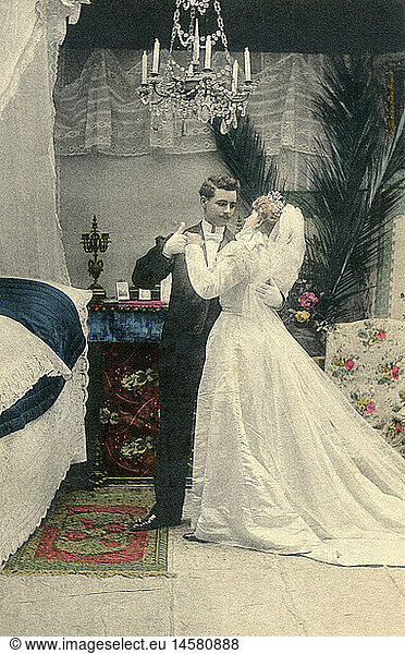 Menschen hist.  Hochzeit  Hochzeitspaar  Hochzeitsnacht  colorierter Fotopostkarte  Serie  Karte 2