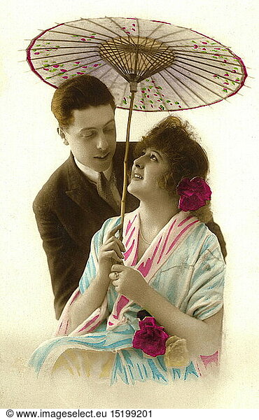 Menschen hist.  Paare  japanisches Liebespaar mit Sonnenschirm  Deutschland  um 1925
