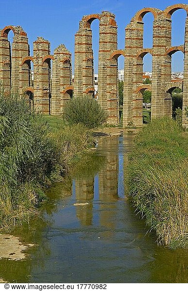 Merida  Aquädukt Los Milagros  Römisches Aquädukt Los Milagros  Aquädukt von Los Milagros  Emerita Augusta  UNESCO-Weltkulturerbe  Ruta de la Plata  Via de la Plata  Badajoz  Extremadura  Spanien  Europa
