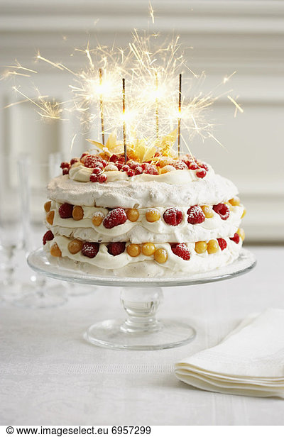 Meringue with Fruit and Sparklers