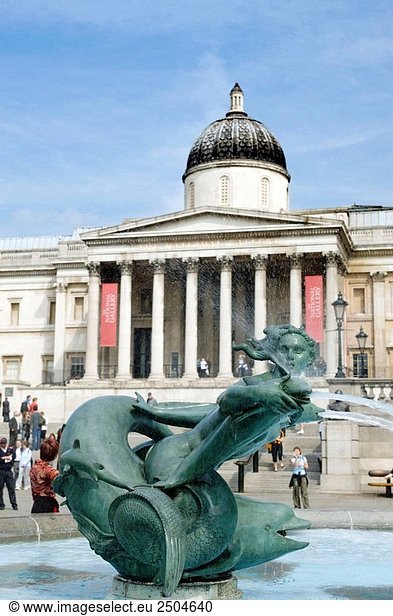 Mermaid Dolphin Brunnen National Galerie der Kunst Trafalgar Square London England UK
