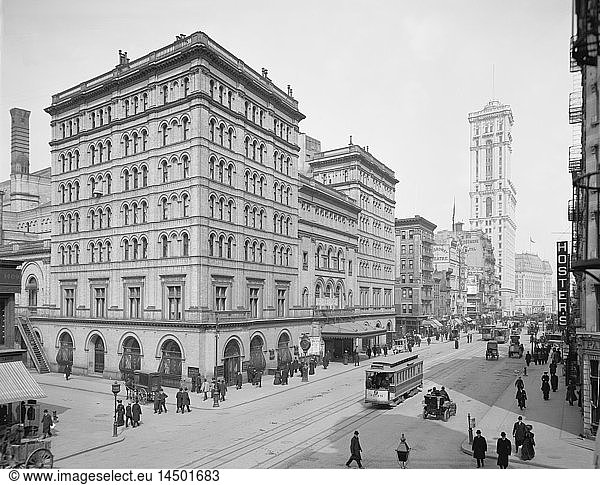 Metropolitan Opera House  New York City  New York  USA  Detroit Publishing Company  1905