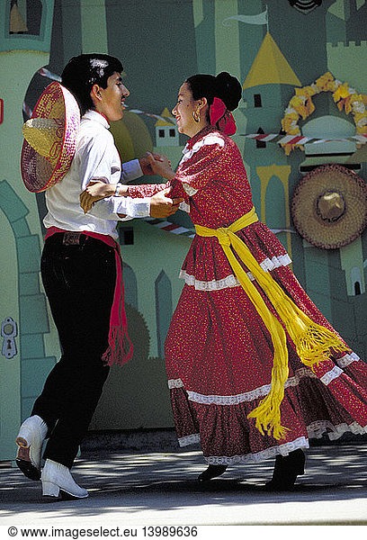 Mexican American Dancers