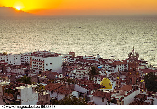 Mexiko  Puerto Vallarta  Banderas Bay bei Sonnenuntergang