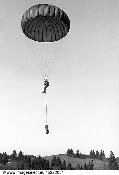 military  Germany  Federal Armed Forces  army  Airborne forces  paratrooper shortly before the landing  probably in the vicinity of the airborne school in Altenstadt  Upper Bavaria  1960s