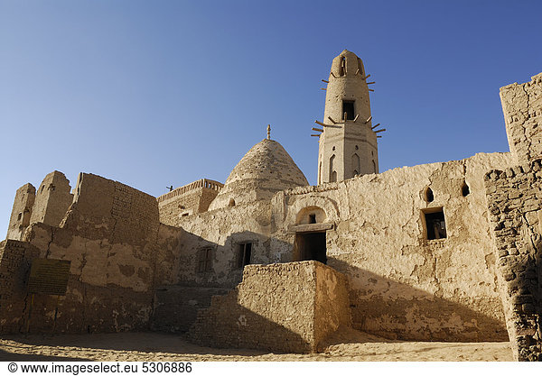 Minarett der Nasr el Din-Moschee  El Qasr  Oase Dakhla  Libysche Wüste  Ägypten  Afrika