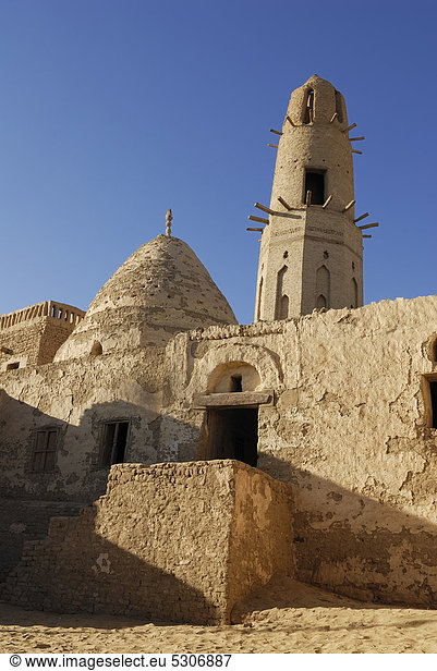 Minarett der Nasr el Din-Moschee  El Qasr  Oase Dakhla  Libysche Wüste  Ägypten  Afrika