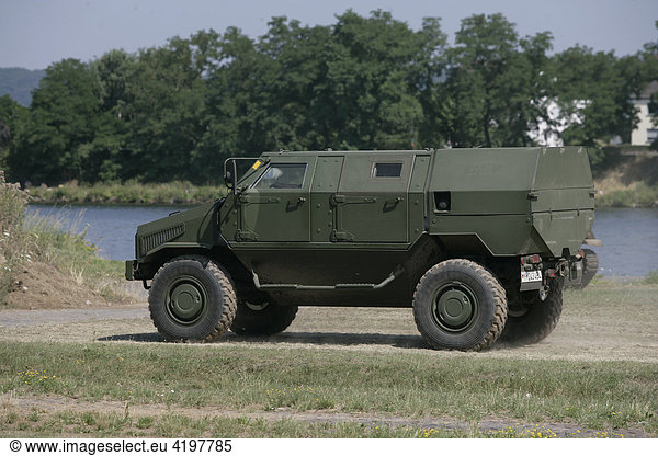Minengeschütztes Allzweck-Transportfahrzeug Dingo der Bundeswehr auf Mercedes Unimog-Basis