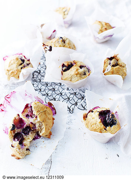 Mini-Muffins aus Blaubeeren  Mandeln und Chia