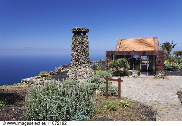 Mirador de la Pena mit Aussichtsrestaurant von Architekt Cesar Manrique,  El Hierro,  Kanarische Inseln,  Spanien,  Europa