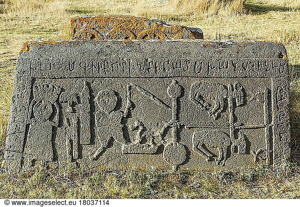 Mittelalterliche Khachkars geschnitzte Gedenkstele  Bauernstein  Noratus Friedhof  Sewan See  Provinz Gegharkunik  Armenien  Kaukasus  Mittlerer Osten  Asien
