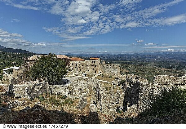 Mittelalterlicher Despotenpalast  byzantinische Ruinenstadt Mistra  Mystras bei Sparta  Lakonien  Peloponnes  Griechenland  Europa