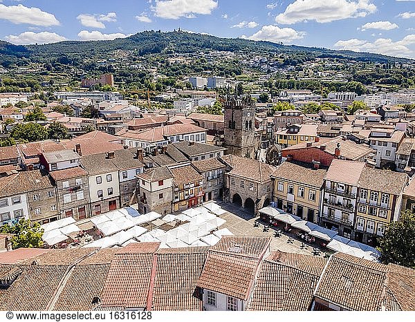Mittelalterlicher Stadtkern von Guimaraes  erste Hauptstadt Portugals