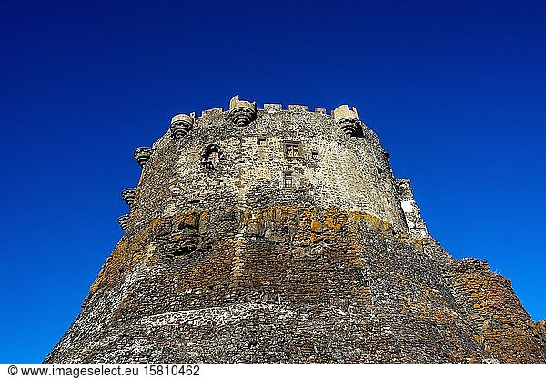 Mittelalterliches Schloss Murol  Departement Puy de dome  Regionaler Naturpark der Vulkane der Auvergne  Auvergne-Rhone-Alpes  Frankreich  Europa