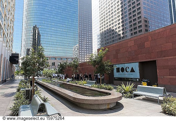MOCA  Museum of Contemporary Art  Courtyard with Fountain  Downtown Los Angeles  Los Angeles  California  USA  North America
