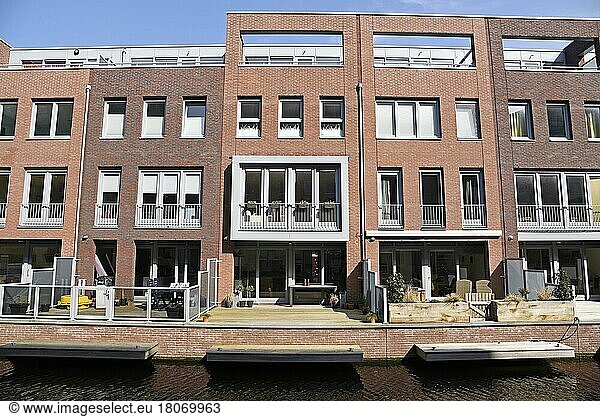 Moderne Architektur  Holland  Architektur  moderne  Wohnhäuser  Turfmarkt  Kanal  Gracht  Alkmaar  Nordholland  Niederlande  Europa