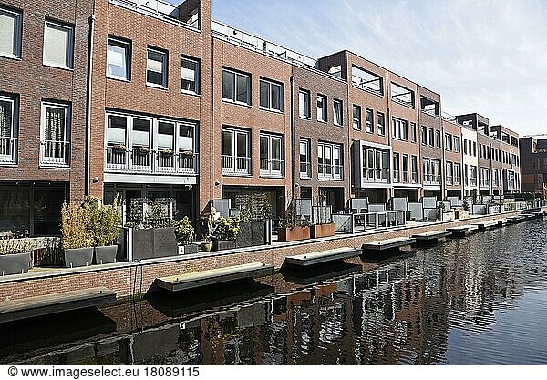 Moderne Architektur  Holland  Architektur  moderne  Wohnhäuser  Turfmarkt  Kanal  Gracht  Alkmaar  Nordholland  Niederlande  Europa
