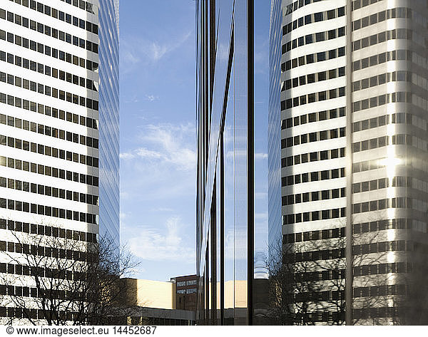 Moderne Bürogebäude im Hochhaus