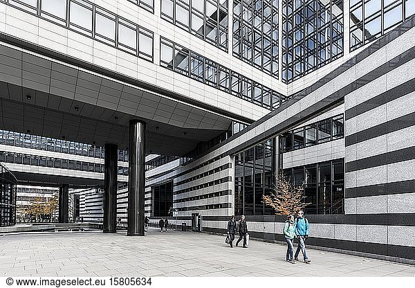Modernes Bürogebäude  Landesbank Baden-Württemberg  Stuttgart  Baden-Württemberg  Deutschland  Europa