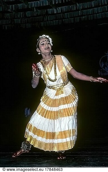 Mohiniyattam Mohiniattam  a classical dance form from Kerala  believed to have originated in 16th century  it is one of the eight Indian classical dance in Kerala Kalamandalam in Cheruthuruthy near Soranur  Kerala  South India  India  Asia