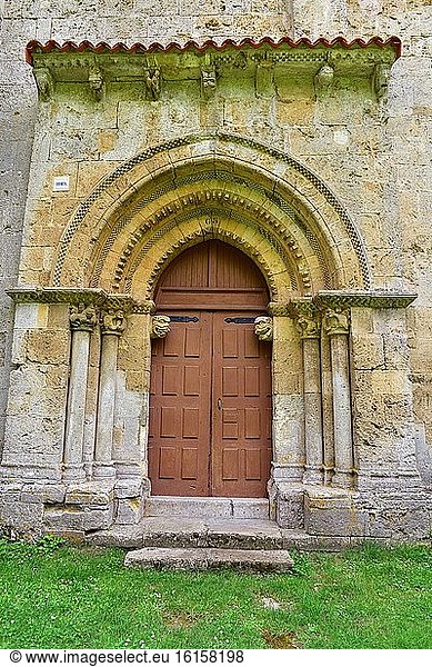 Monasterio de Rodilla  Einsiedelei Nuestra Se?ora del Valle (romanisch  12. Jahrhundert). Tür. La Bureba  Provinz Burgos  Kastilien und Leon  Spanien.