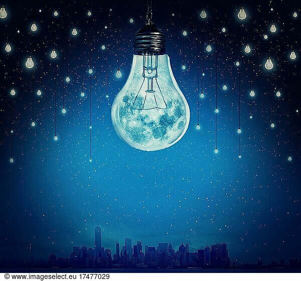Mond und Sterne in Form von Glühbirnen Licht über einer Stadt. Surrealer Hintergrund. Alternative Energie Konzept