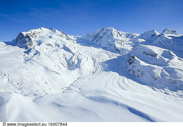 Monte Rosa  4633 m  Dufourspitze -4634m  Liskamm  4527m  Wallis  Schweiz  Europa