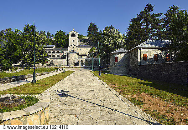 Montenegro  Ansicht eines orthodoxen Klosters