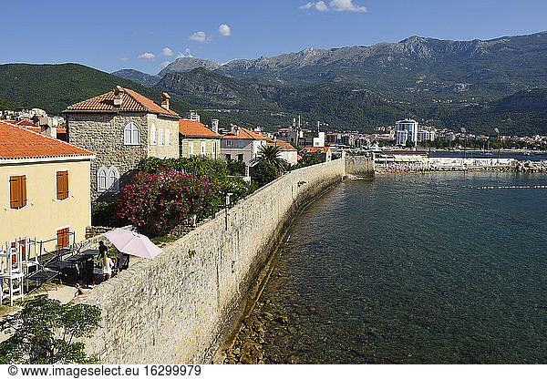 Montenegro  Crna Gora  Der Balkan  Blick über Budva