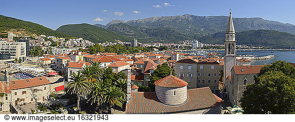 Montenegro  Crna Gora  Der Balkan  Blick über Budva  Panorama