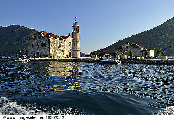 Montenegro  Crna Gora  Insel Gospa od Skrpjela bei Perast in der Bucht von Kotor