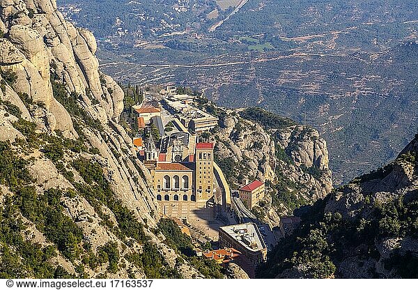 Montserrat ist ein emblematischer Berg Kataloniens  auf dem viele Sportarten ausgeübt werden und der auch für religiöse Themen bekannt ist.
