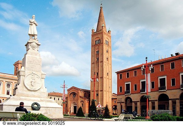 Monument  Emilia-Romangna  Italien