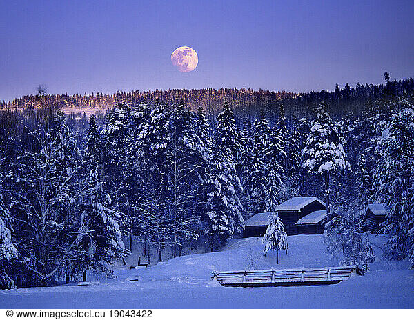 Moonrise over Maihaugen