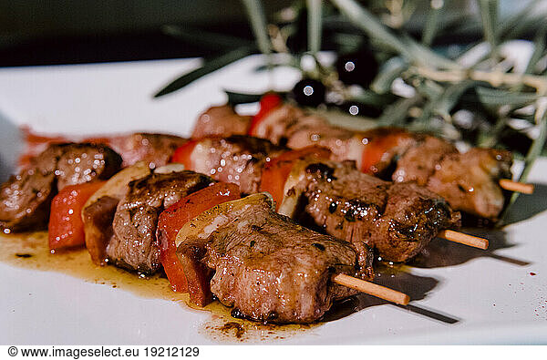 Moorish skewers with vegetables and meat